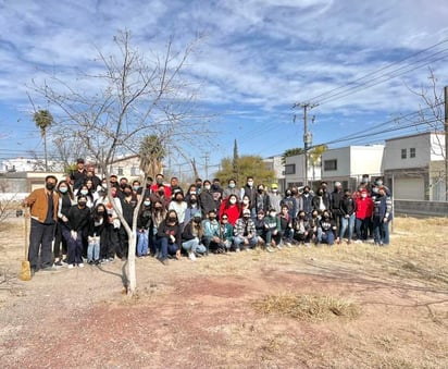 Limpiatón acude a jardín de niños para realizar limpieza otorgada por jóvenes de Monclova