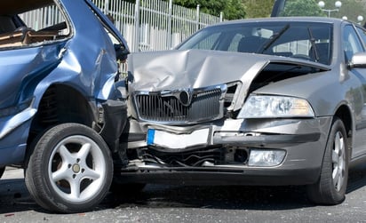 La inflación y escases de chips aumenta 10% seguros para autos