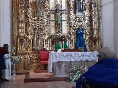 Sacerdote: 'Debemos de aprender a vivir con Jesús'