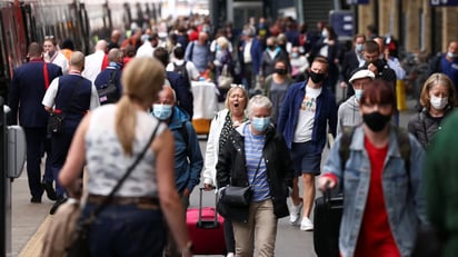 Los enfermos de COVID ya no deberán aislarse en Inglaterra desde el jueves