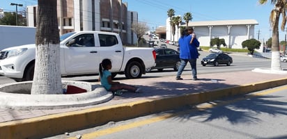 'Pedigueños' un peligro para los automovilistas que circulan sobre el Bulevar Pape de Monclova 