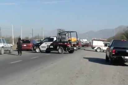 Encuentran 5 cuerpos con huellas de tortura en carretera a Monclova