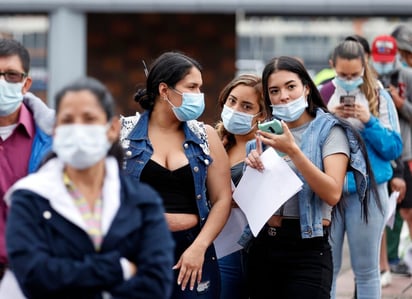 Colombia levanta el uso del cubrebocas en espacios abiertos