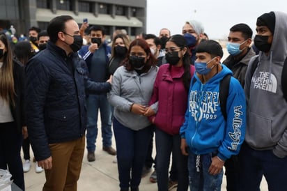 'En Coahuila cuidamos a nuestra juventud, con la brigada 'Cerca de Ti' Manolo Jiménez