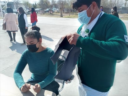 Autoridades acercan a familias campaña de salud e higiene y personal médico