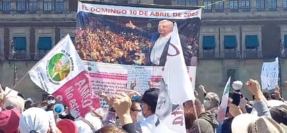 En el Zócalo se manifiestan por continuidad de AMLO en la consulta de revocación de mandato