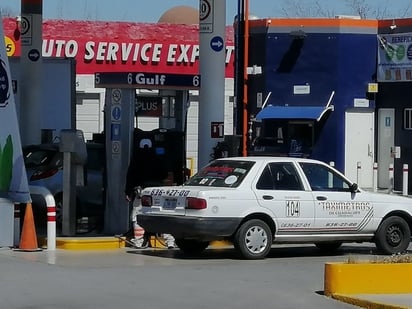 Abuelita se queja de los taxímetros y conducta del operador en Monclova 