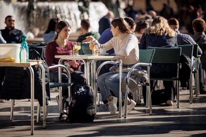 España elimina cuarentenas para los contactos estrechos de positivos en COVID