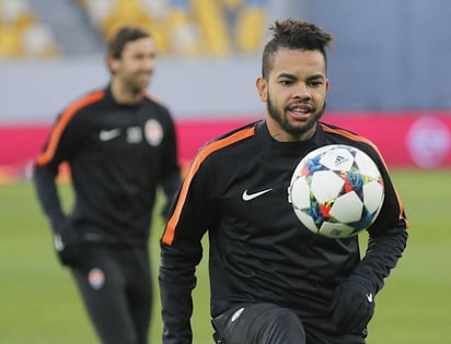 Dentinho vuelve al fútbol brasileño tras nueve temporadas en Shakhtar Donetsk