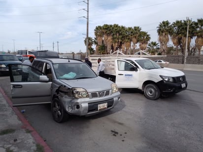 Conductor invade carril y provoca choque en el fraccionamiento benavides