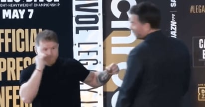 VIDEO: El 'Canelo' Álvarez le dio a Eddie Hearn el mayor susto de su vida