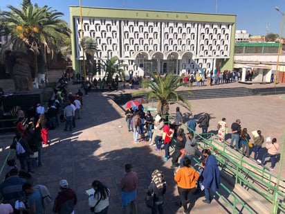 Teatro del IMSS Monclova es sede de vacunación contra COVID-19