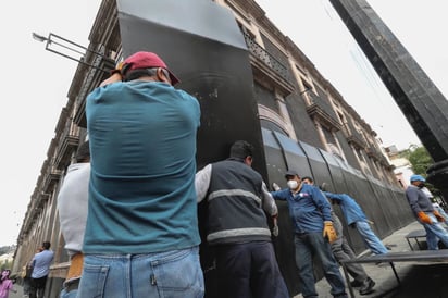 Protegen edificios en el Edomex ante marcha de mujeres del 8M