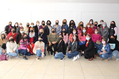 En conferencia Castaños concientiza a la mujer sobre actos de violencia 