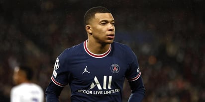 Gran ovación a Mbappé al ser anunciado por megafonía