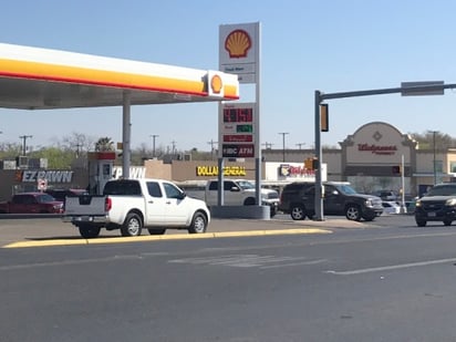 ¡La gasolina está mas barata  en Piedras Negras ! En Eagle Pass rebasa los 4 dólares el galón