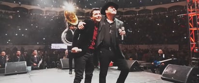 Niega Julión ser el padrino de la carrera de Christian Nodal