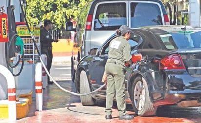 Gasolinera bajó precio tras balconeo en redes