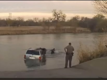 VIDEO: Persecución a contrabandista que se aventó con todo y camioneta al río Bravo