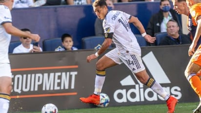 'Chicharito' anota su gol ante Sounders que termina venciendo al Galaxy por 3-2