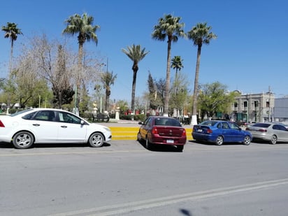 En Frontera se estacionan como quieren 