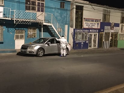 Hombre es encontrado sin vida en el interior de su vehículo estacionado