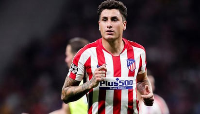 Giménez entre en el once del Atlético contra el United