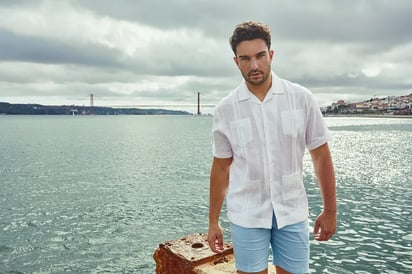 La guayabera ideal para evocar el 'Miami look' en México