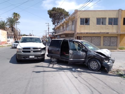 Conductor con prisa choca a adulto mayor