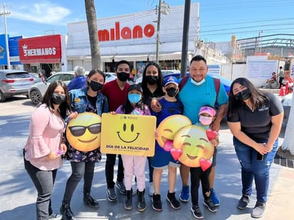 Alumnos de preparatorias de Monclova celebraron el 'Día Mundial de la Felicidad'