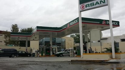 Monclovenses esperan que la gasolina disminuya su costo