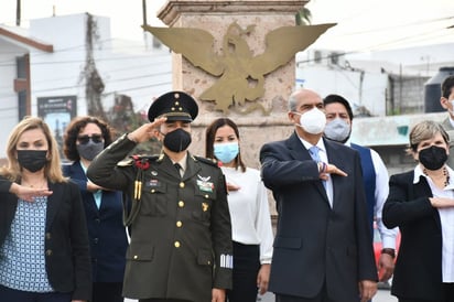 Autoridades municipales de Monclova, conmemoran el 216 aniversario del Natalicio de Benito Juárez