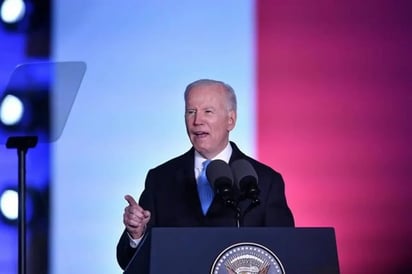 Biden dice que Putin no debe seguir en el poder en duro discurso en Polonia