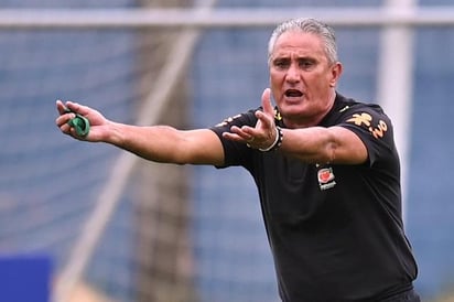 Tite se manifiesta 'totalmente a favor' de inscribir 26 jugadores en Mundial