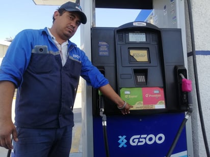 Gasolina rebajada con agua o aditivos afecta a automovilistas