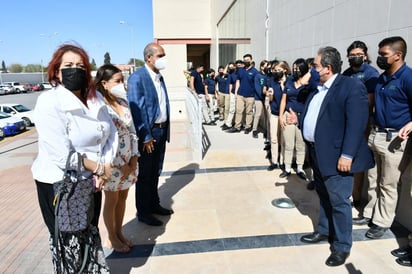 Conferencia ‘Por la Vida’ parte de 'Semana de la Vida’ abarrota el Teatro de La Ciudad 