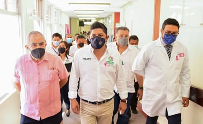 Ricardo Gallardo se compromete a equipar en 60 días Hospital Central