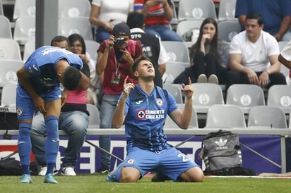 El Cruz Azul del peruano Reynoso vence al Atlas y sube al cuarto lugar