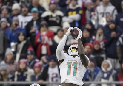 El receptor DeVante Parker refuerza la ofensiva de los Patriots de Belichick