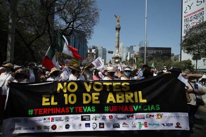 Organizaciones civiles marchan contra consulta de revocación