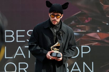 Bad Bunny gana el premio Grammy al mejor álbum de música urbana