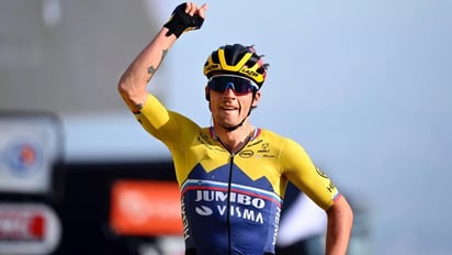 Roglic aguanta el envite de Evenepoel y gana la crono de Hondarribia