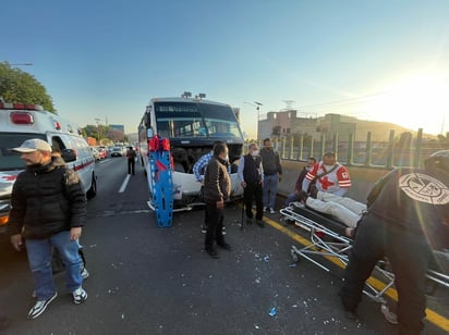 Choque en la autopista México-Pachuca deja 10 lesionados