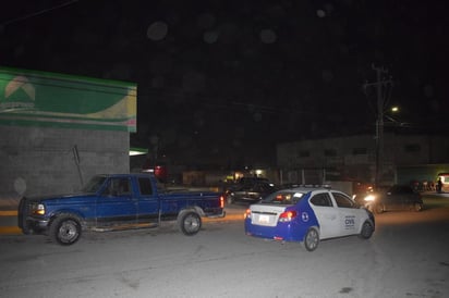 Guardia de Bodega Aurrera se duerme en el baño para no trabajar y causa movilización policiaca al pensarse que estaba muerto