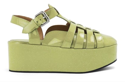 Sandalias cangrejeras, evoca tu infancia con tendencia