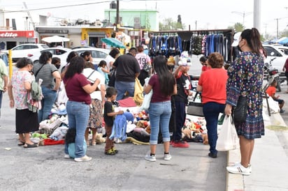 600 familias viven del comercio informal