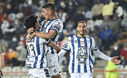 Pachuca le quita el liderato a Tigres tras ganarles ayer 2-1