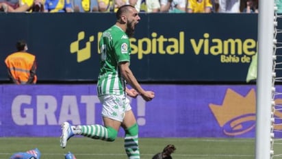 El Betis de Pellegrini le dio vuelta, venció a Cádiz y sigue en la carrera por la Champions