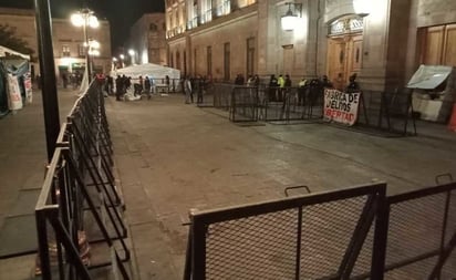 Tras seis meses, trabajadores de SLP retiran plantón