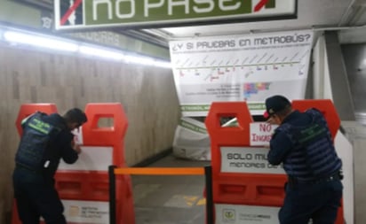 Cae plafón en estación del Metro Balderas